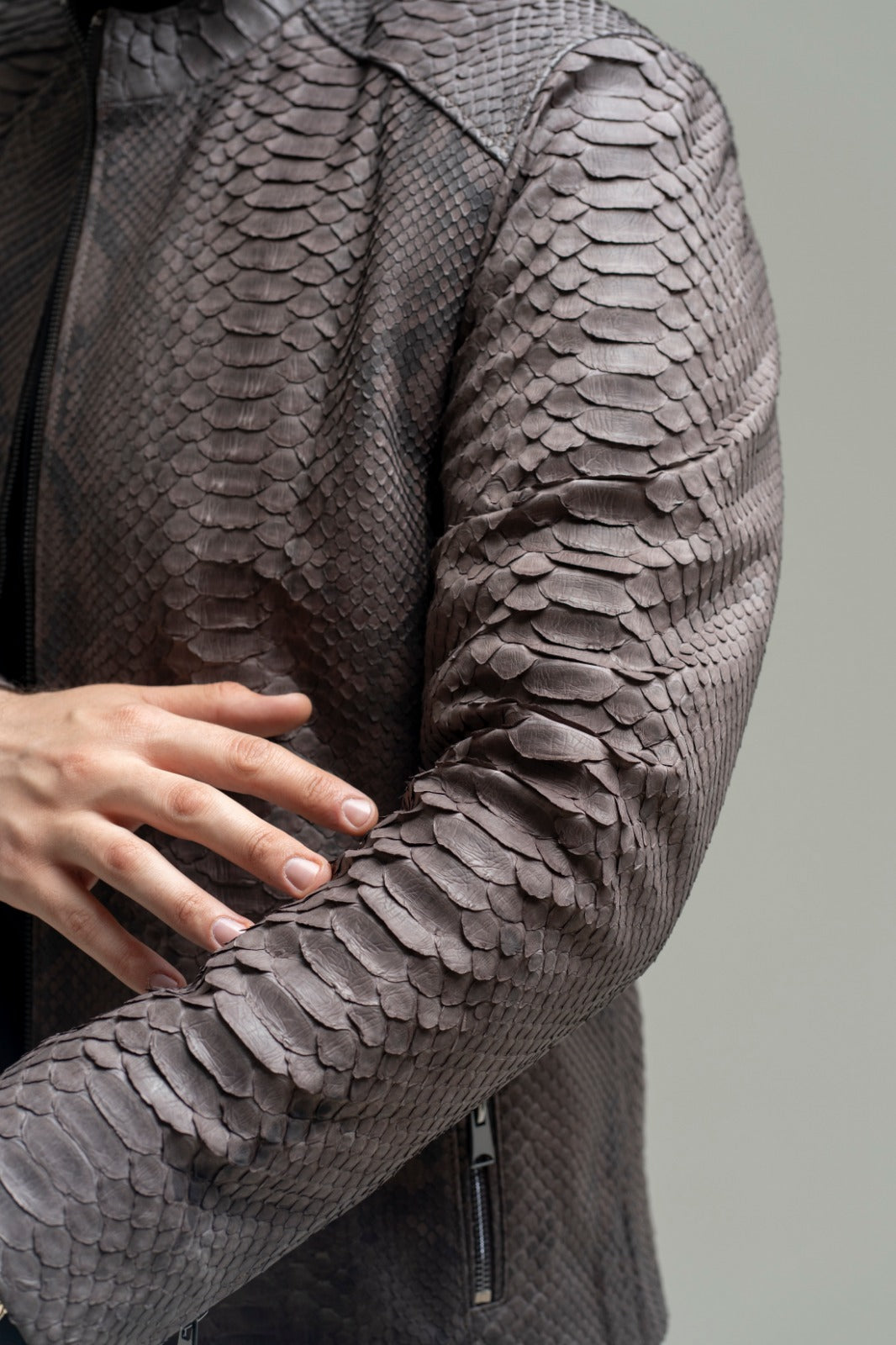 Jachetă Bărbătească din Piele Naturală – Textură Exotică Python Grey