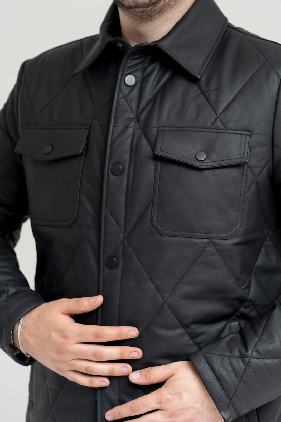 Jachetă Premium din Piele Naturală de Ovină – Eleganță și Finețe Absolută