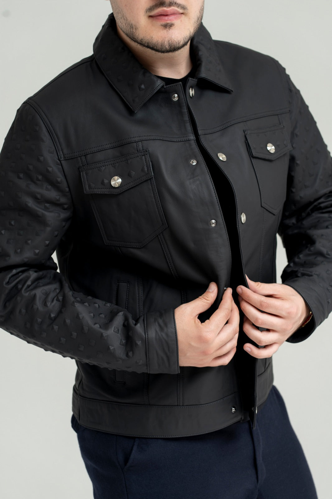 Jachetă Trucker Luxury – Piele Naturală de Ovină cu Textură în Relief