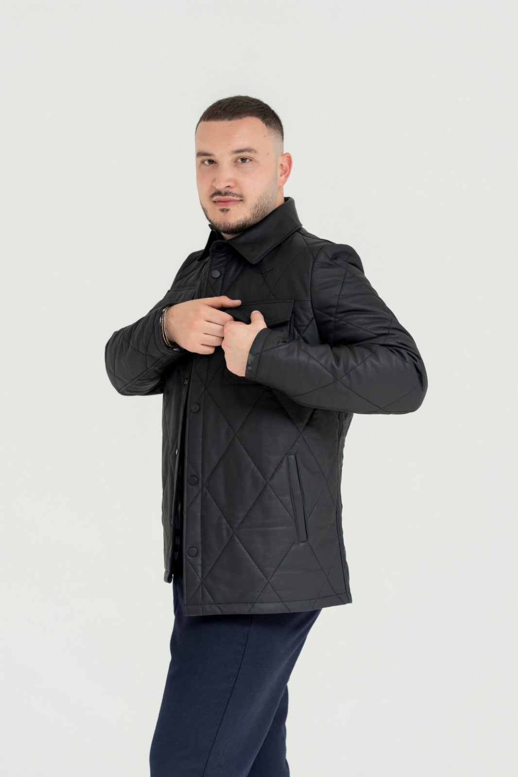 Jachetă Premium din Piele Naturală de Ovină – Eleganță și Finețe Absolută