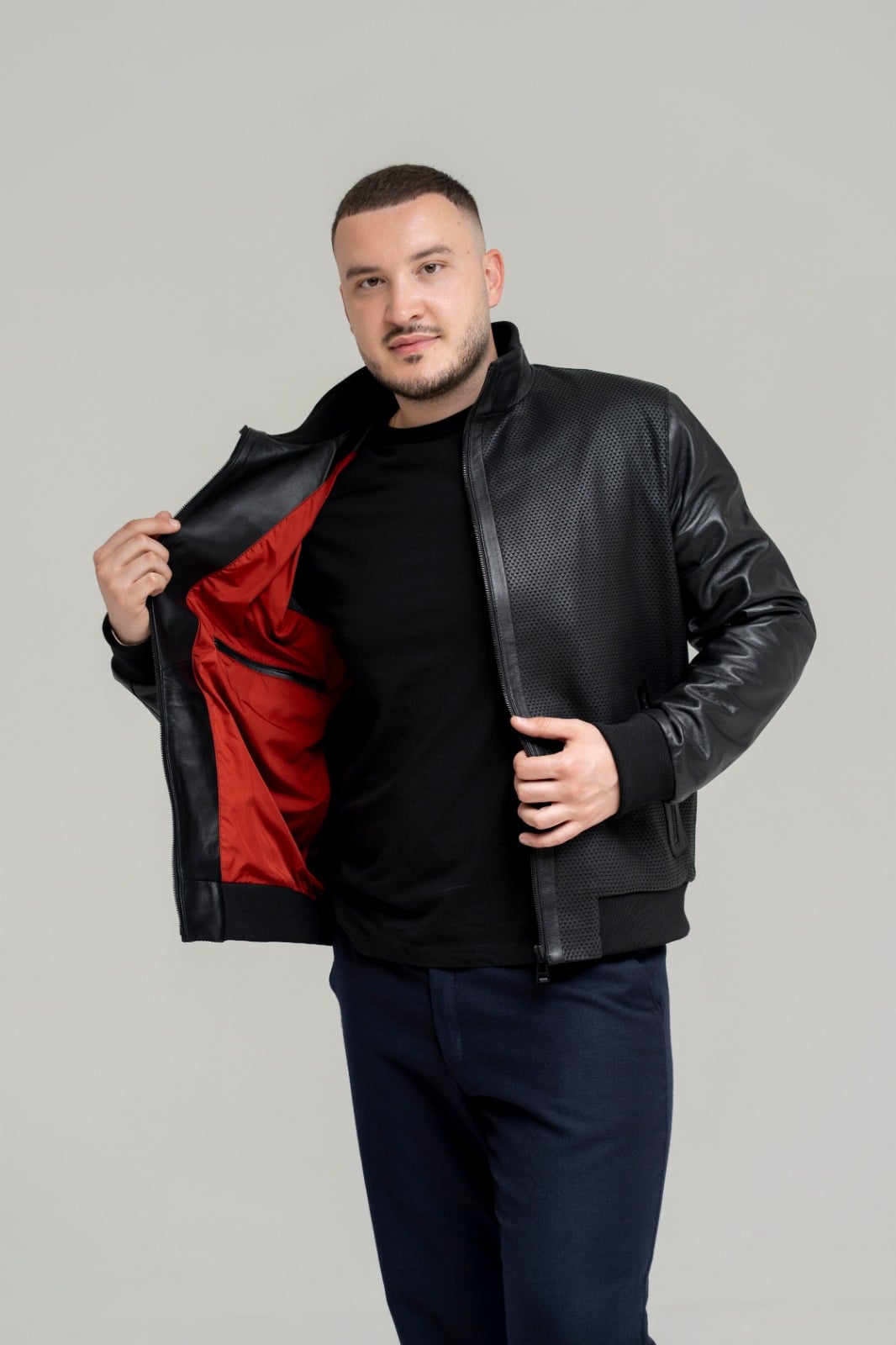Jachetă Bomber Premium – Piele Naturală de Ovină cu Textură Perforată