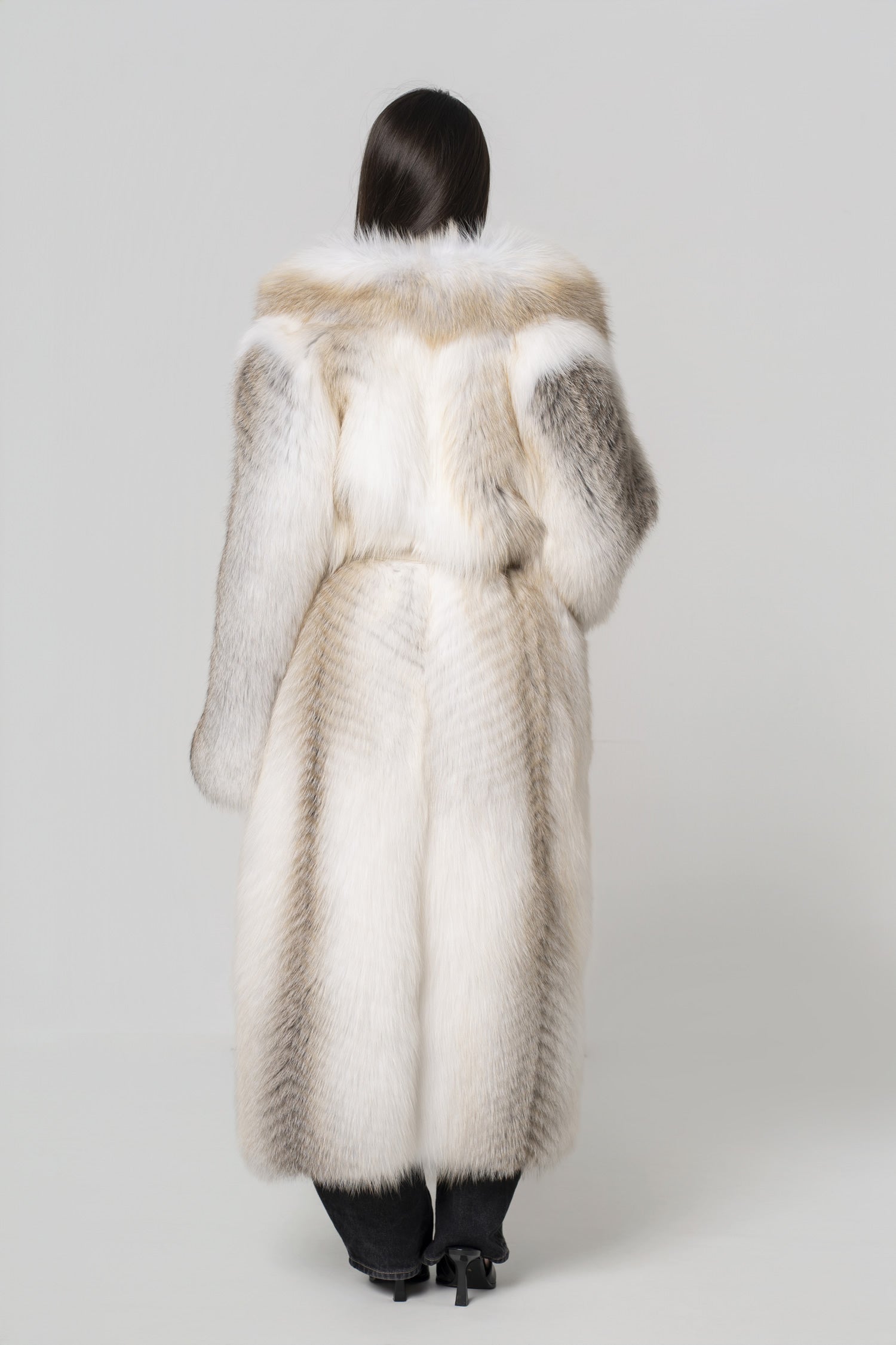Haină Lungă de Lux din Blană Naturală de Vulpe – Arctic Queen