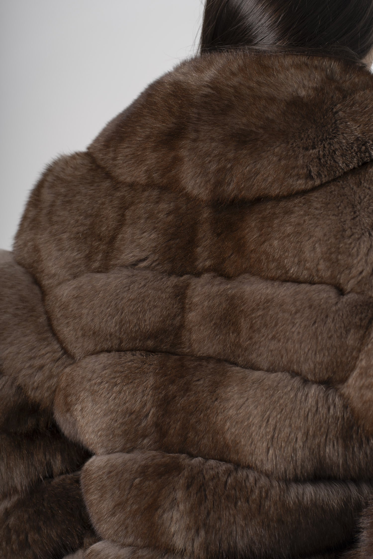 Haină din Blană Naturală de Vulpe – Elegance Brown