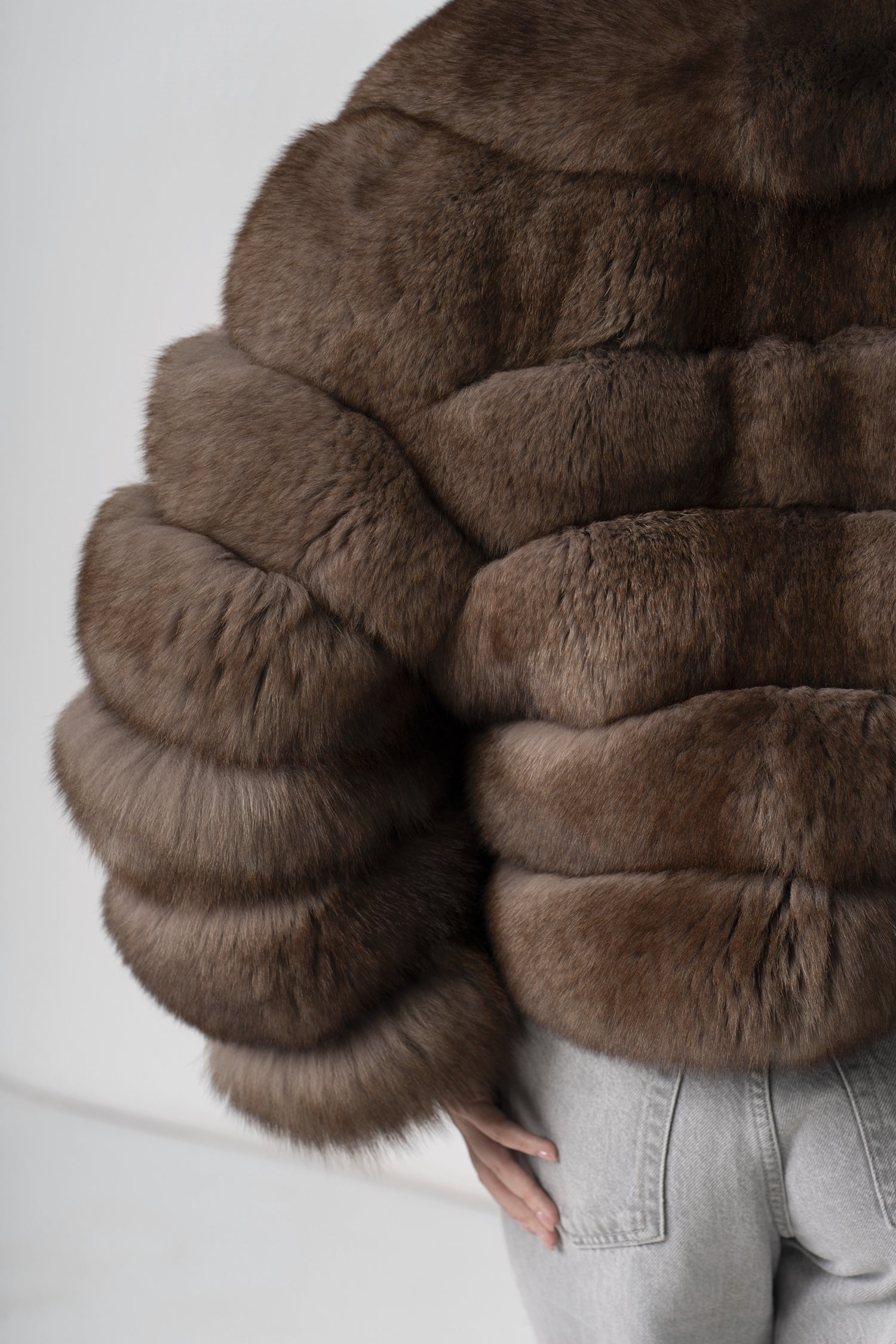 Haină din Blană Naturală de Vulpe – Elegance Brown