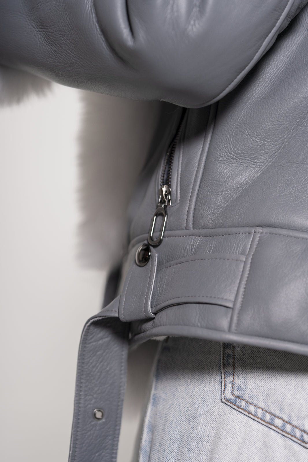 Cojoc din miel toscan accesorizat cu blană de vulpe