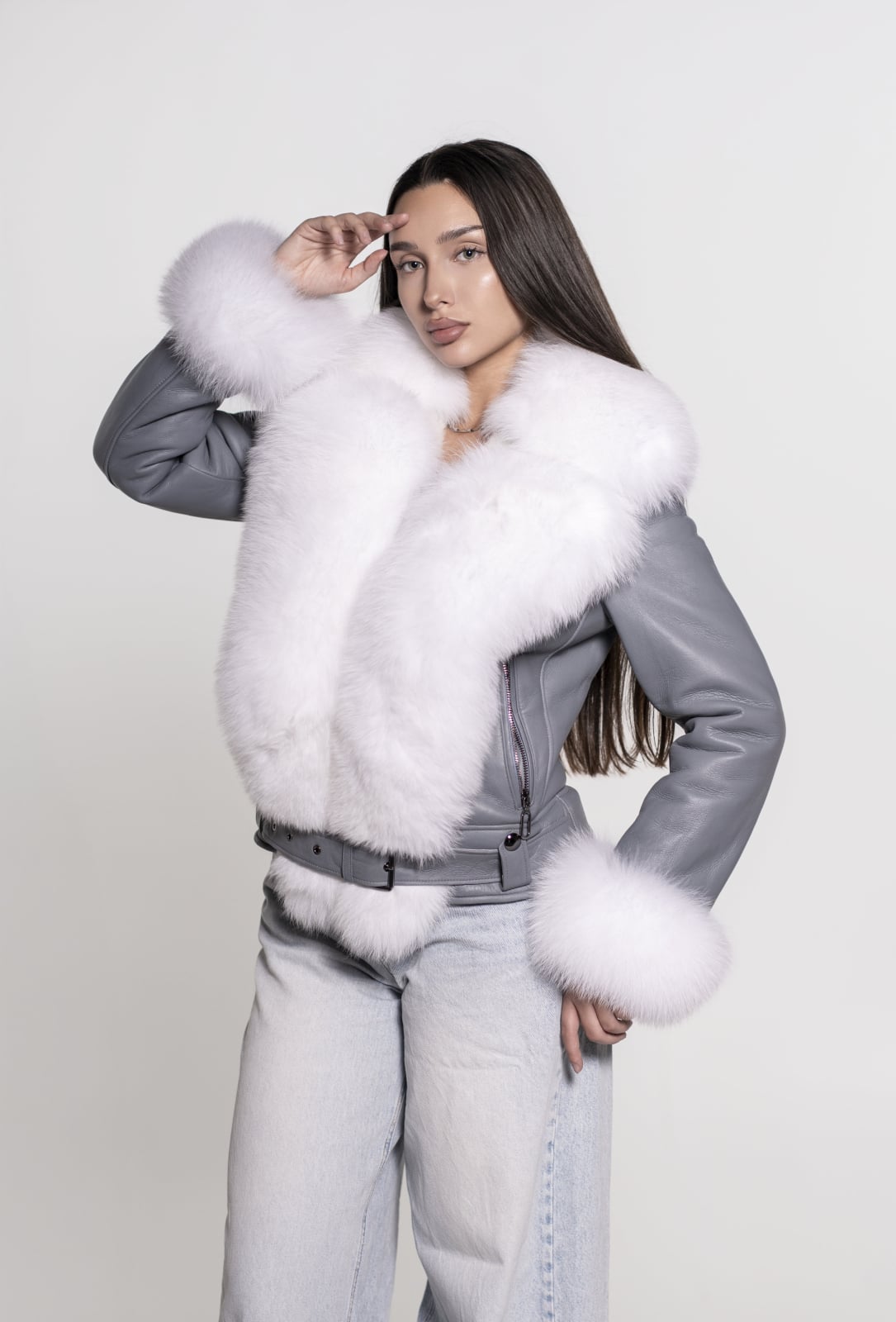 Cojoc din miel toscan accesorizat cu blană de vulpe