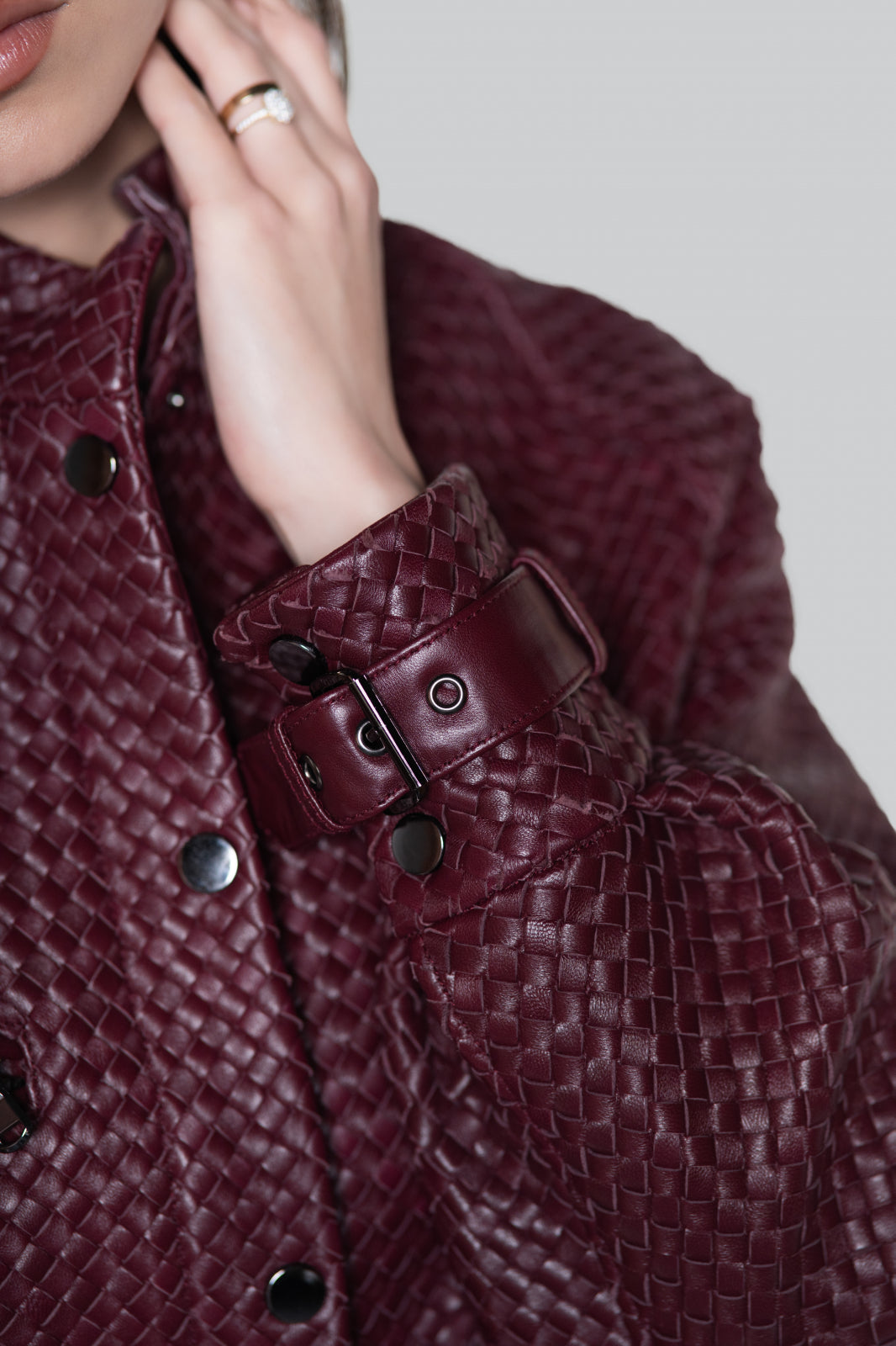 Geaca din piele naturala de ovina cusuta manual bordo