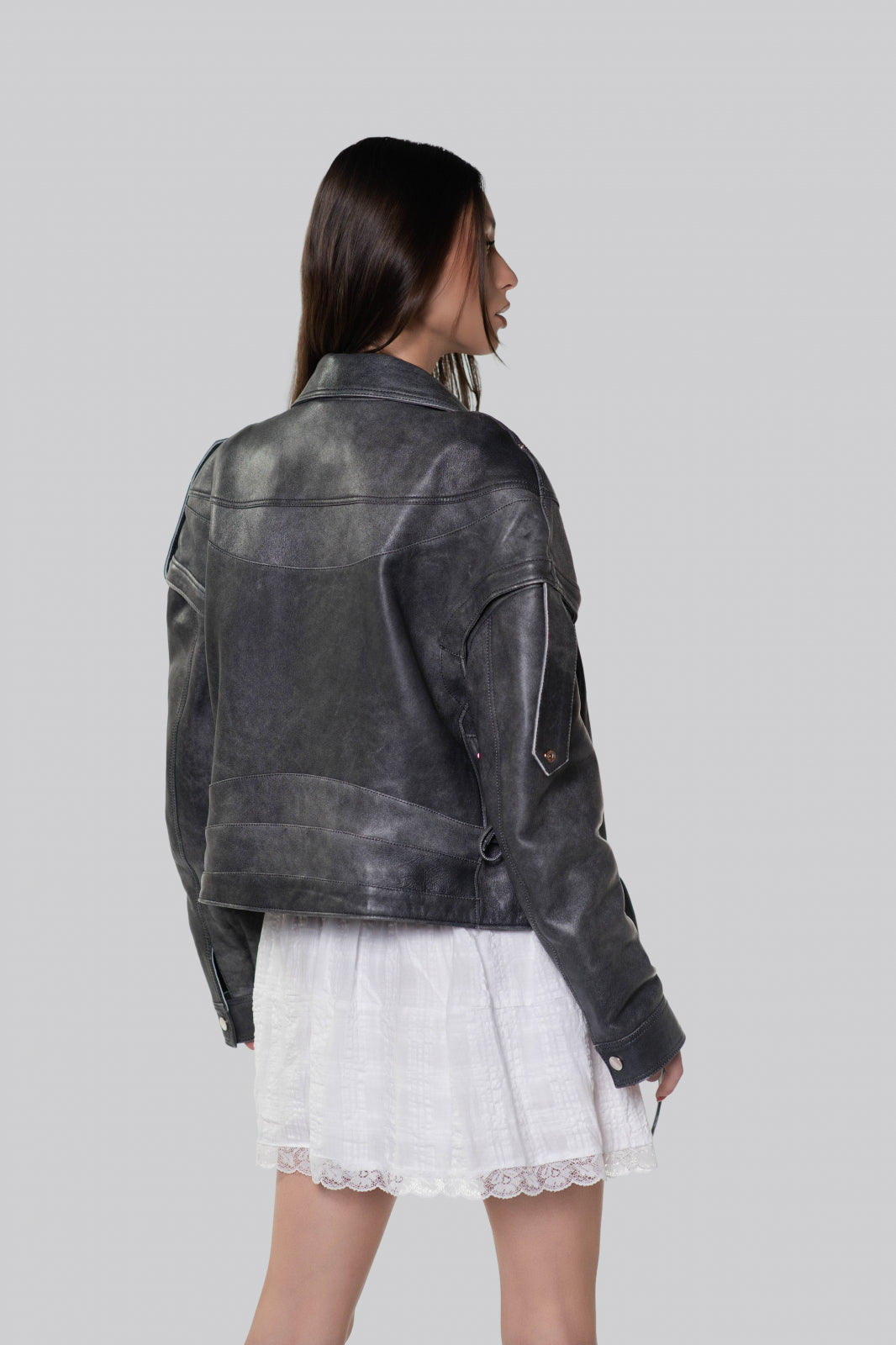 Geaca biker din piele naturala de ovina gri, impletitura in spate