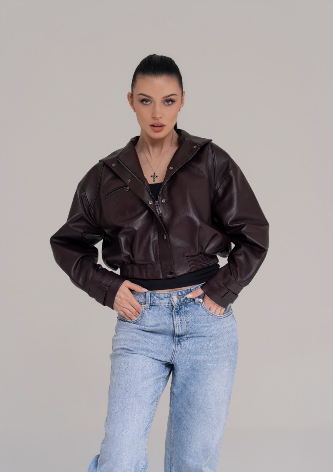 Jachetă Bomber Cropped din Piele Naturală – Dark Burgundy