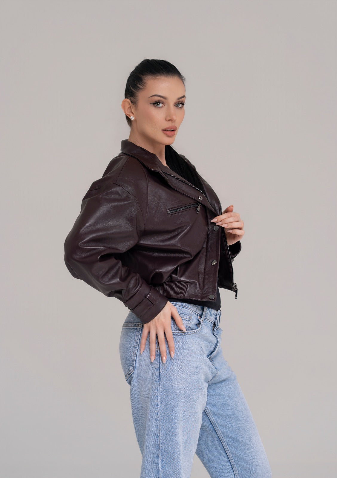 Jachetă Bomber Cropped din Piele Naturală – Dark Burgundy